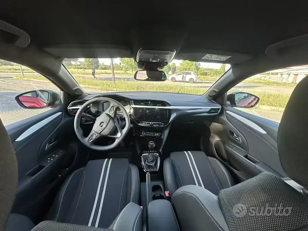 Nuova Opel Corsa 101 CV (74 kW) 2026 Rosso Utilitaria