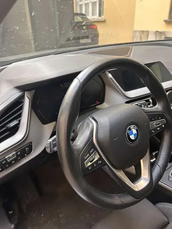 Usata BMW 118 Advantage 140 CV (102 kW) 2019 Berlina