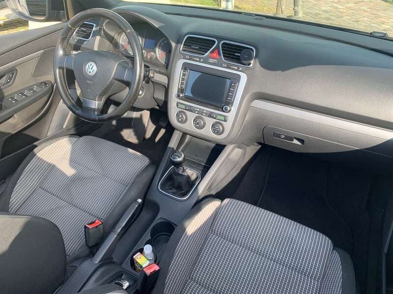 Begagnad VW Eos 122 HK (89 kW) 2009 Svart Cab