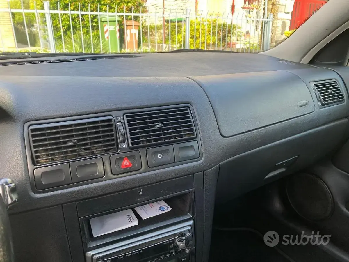 Usata VW Golf IV 100 CV (73 kW) 2000 Grigio Berlina