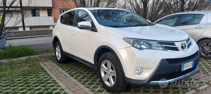 Usata Toyota RAV4 Life 124 CV (91 kW) 2014 Bianco SUV