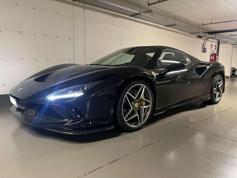 Usata Ferrari F8 721 CV (530 kW) 2022 Nero Cabrio