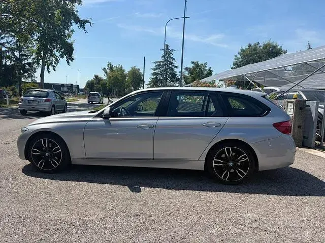 Usata BMW 318 Sport Line 150 CV (110 kW) 2016 Grigio Station wagon