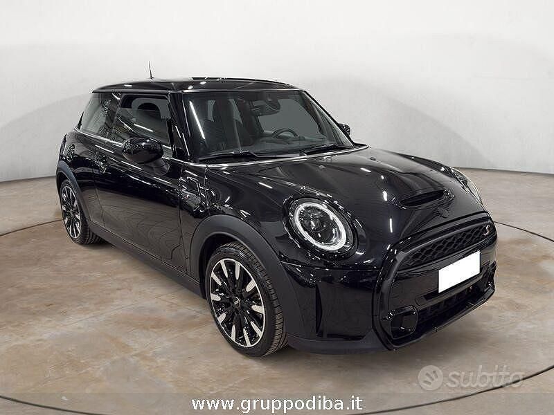 Usata Mini Cooper S Classic 178 CV (130 kW) 2023 Nero Utilitaria