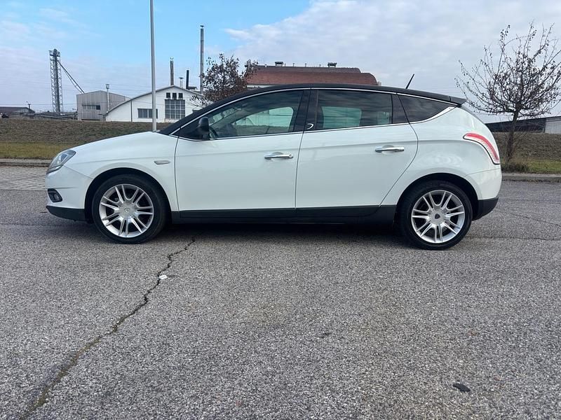 Usata Lancia Delta S 120 CV (88 kW) 2010 Bianco Utilitaria