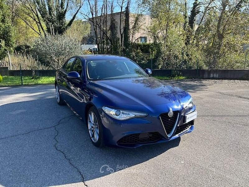 Blu/azzurro Usata 2021 Alfa Romeo Giulia Tre volumi | 29.400 € (Cara) - Immagine 1/4