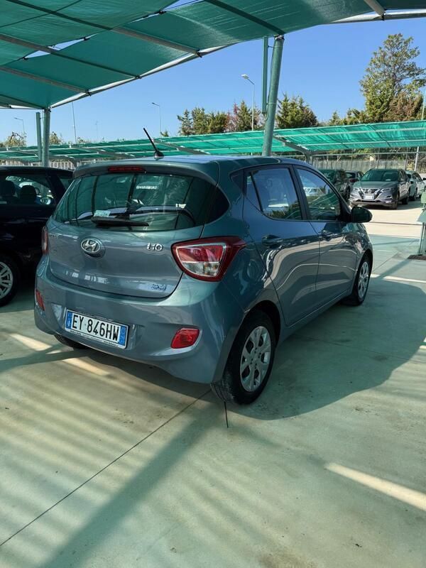 Usata Hyundai i10 69 CV (50 kW) 2015 Grigio Utilitaria
