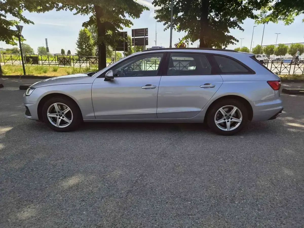Usata Audi A4 Business 163 CV (119 kW) 2021 Argento Station wagon
