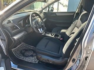 Usata Subaru Outback 150 CV (110 kW) 2016 Grigio Station wagon
