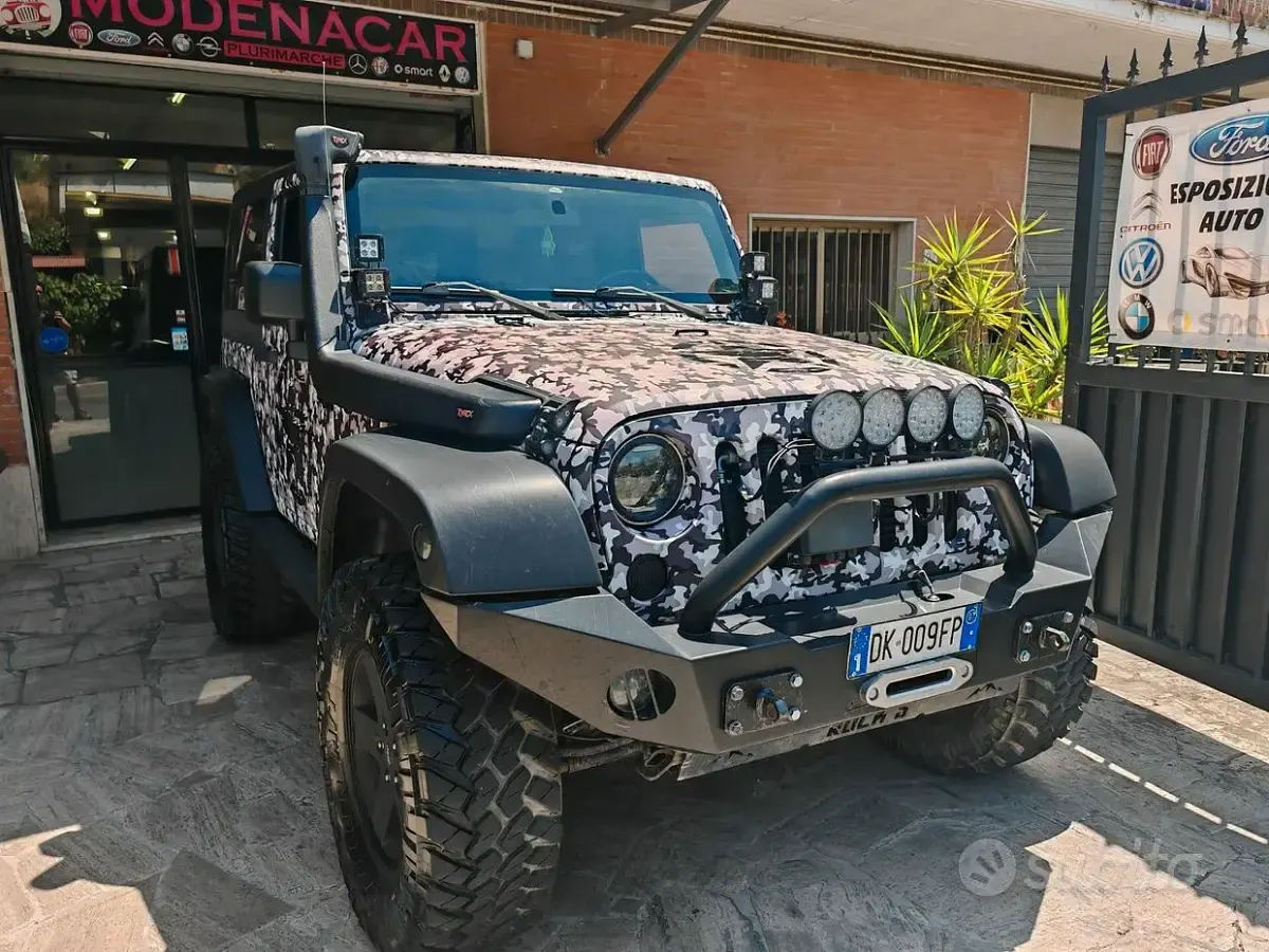 Usata Jeep Wrangler Sahara 177 CV (130 kW) 2007 Grigio SUV