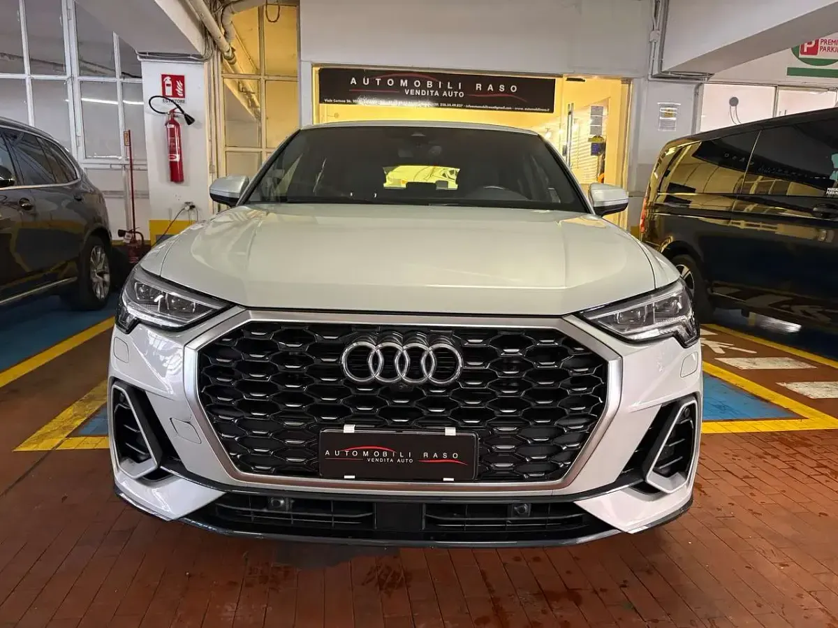 Usata Audi Q3 Sportback S-Line 150 CV (110 kW) 2022 Argento cavo metalizzato SUV
