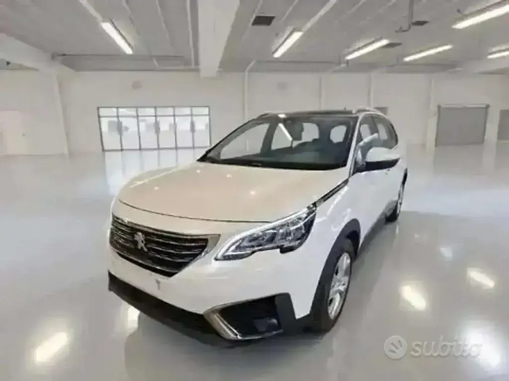Usado Peugeot 5008 Business-Line 131 CV (96 kW) 2018 Blanco SUV