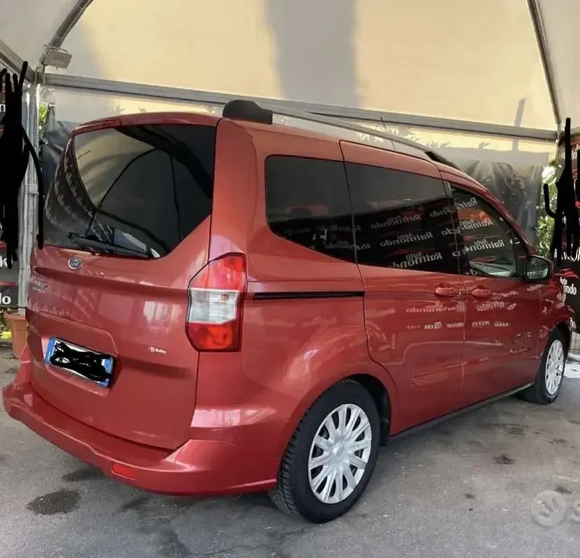 Usata Ford Tourneo Courier 75 CV (55 kW) 2014 Monovolume