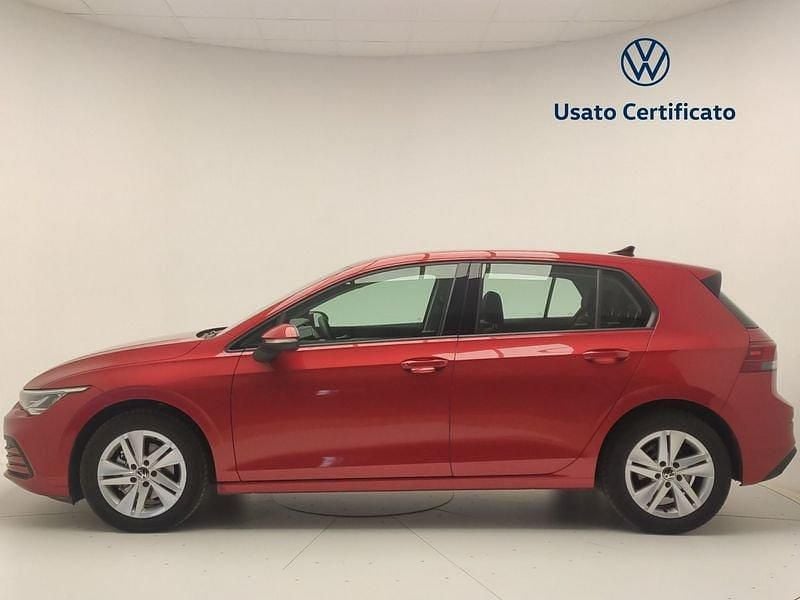 Usata VW Golf VIII Life 110 CV (80 kW) 2022 Rosso Utilitaria