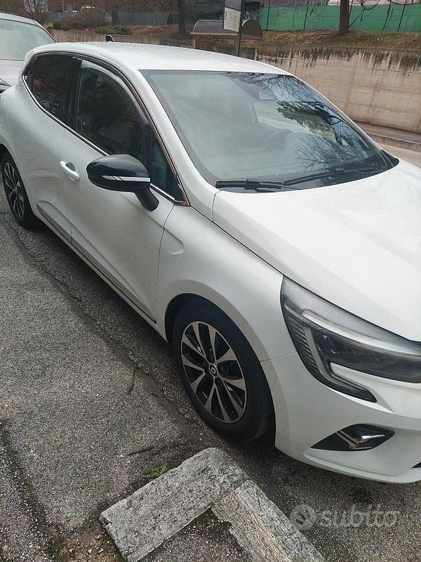 Usata Renault Clio V Intens 101 CV (74 kW) 2023 Bianco Berlina