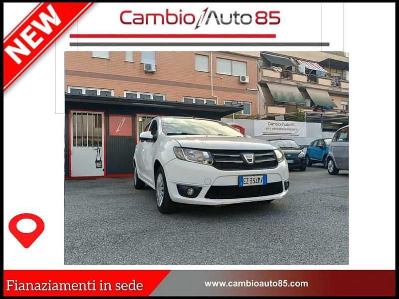 Bianco Usata 2015 Dacia Sandero Lauréate Tre volumi | 5900 € (Ottimo prezzo) - Immagine 1/4