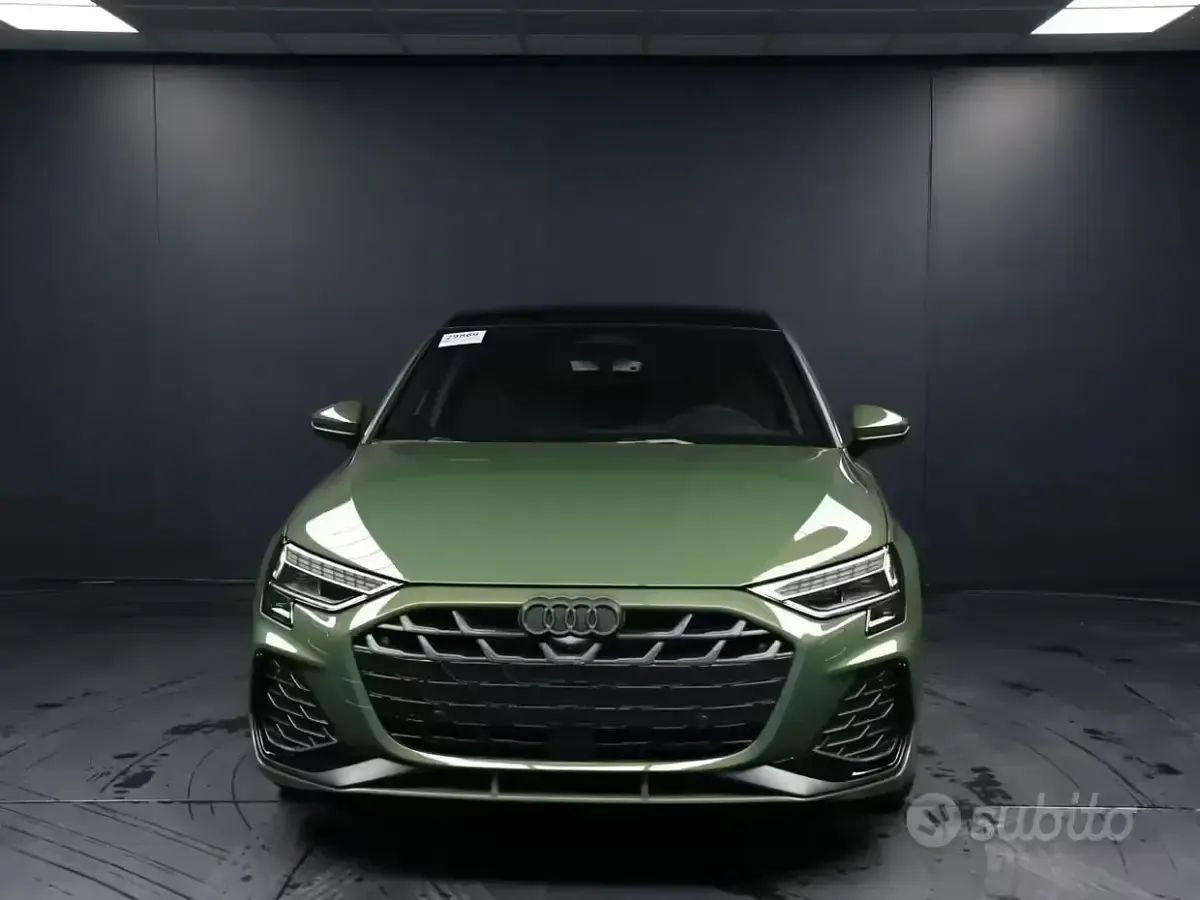 Nuova Audi A3 S-Line 150 CV (110 kW) 2025 Verde Berlina