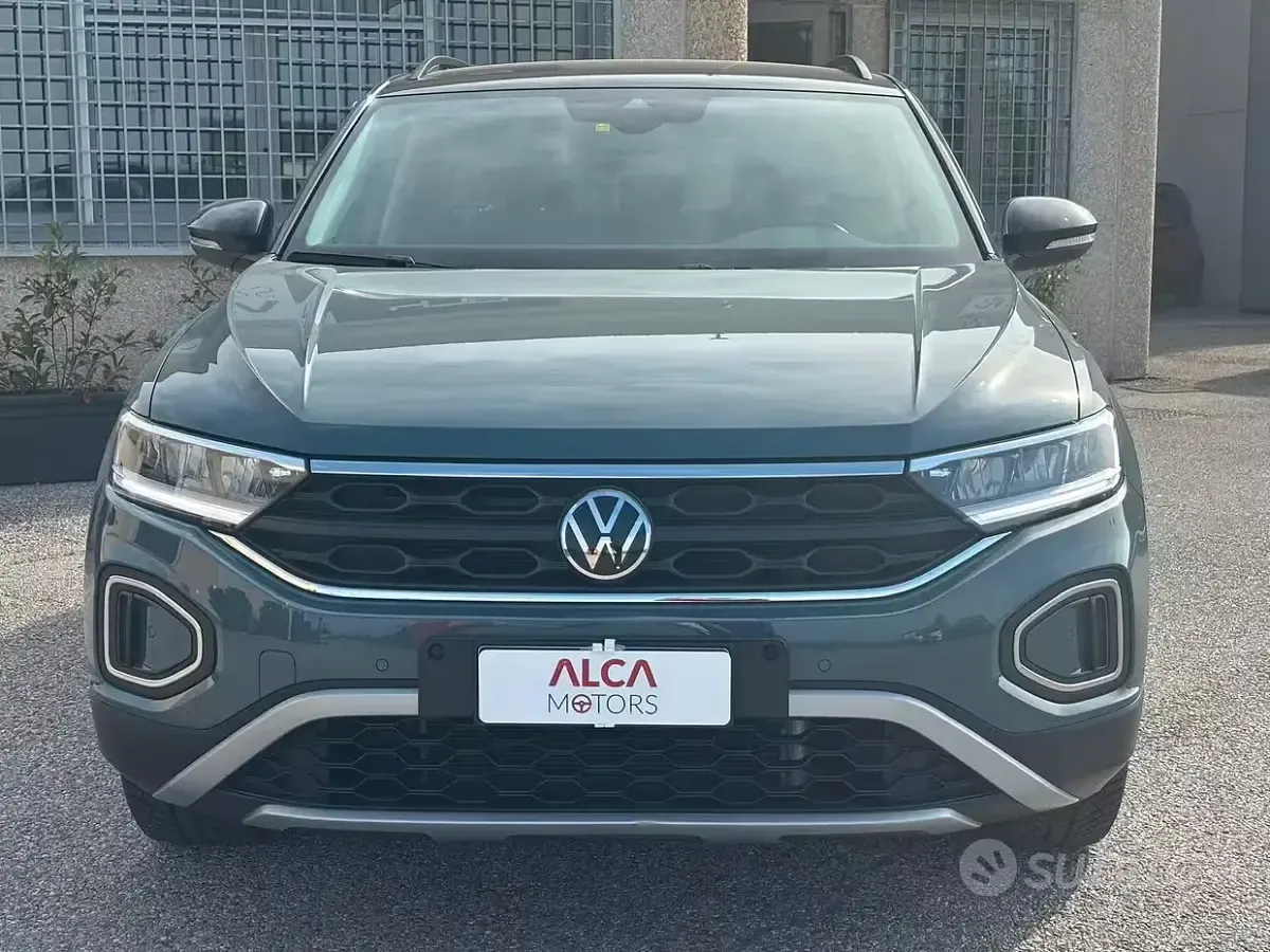 Usata VW T-Roc Edition 116 CV (85 kW) 2024 Grigio SUV