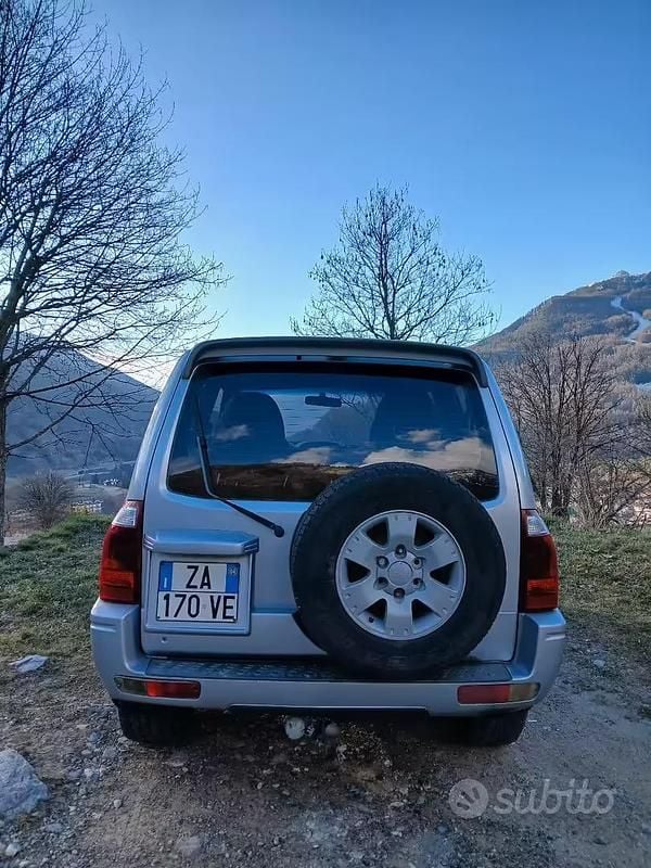 Usata Mitsubishi Pajero 2004 Grigio SUV