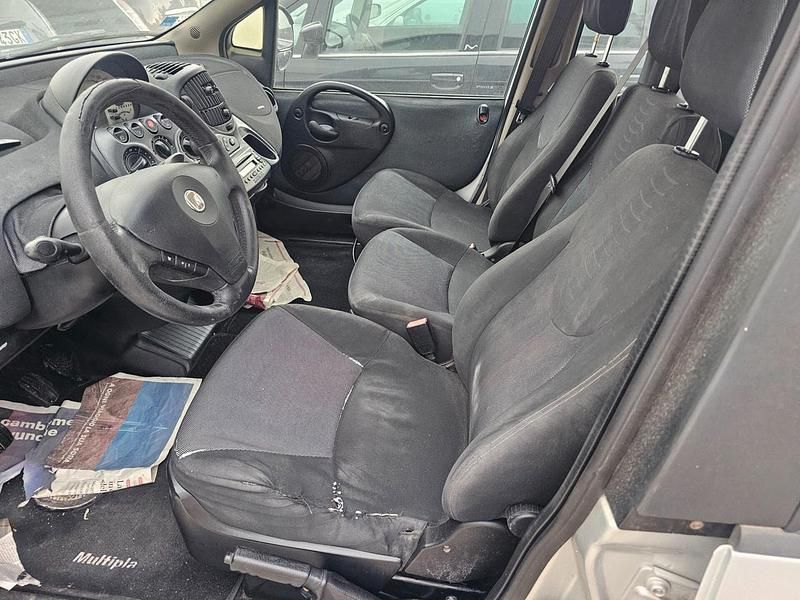 Usata Fiat Multipla Dynamic 103 CV (75 kW) 2008 Argento Monovolume