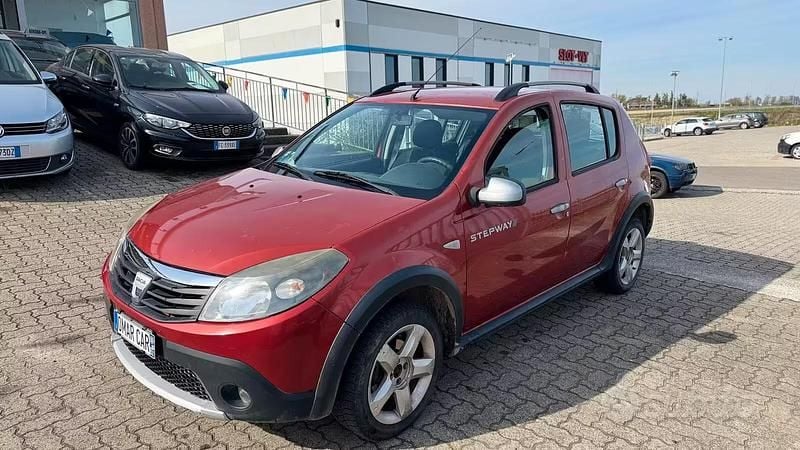 Usata Dacia Sandero Stepway 88 CV (64 kW) 2011 Rosso Berlina