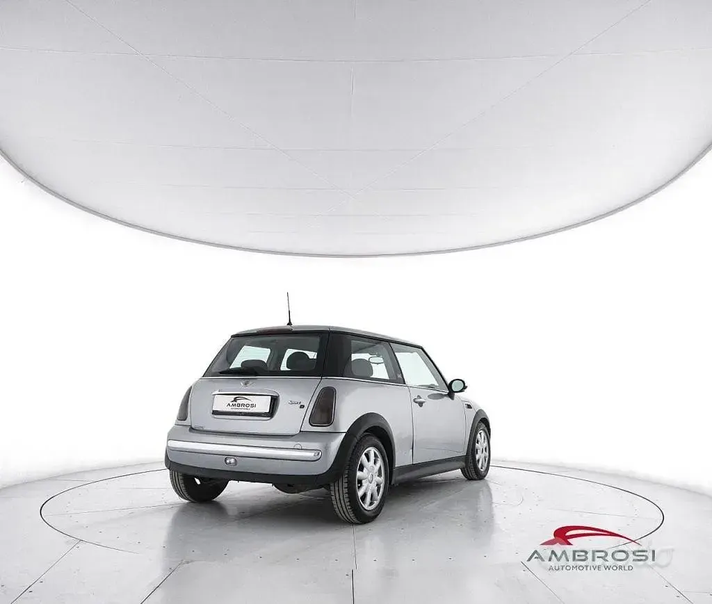 Begagnad Mini One D 75 HK (55 kW) 2003 Grå Halvkombi