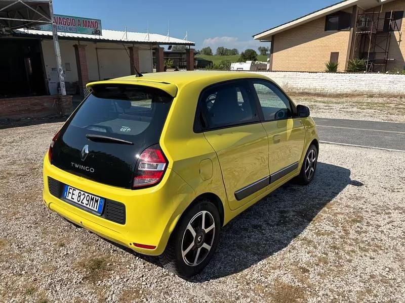 Usata Renault Twingo SE 69 CV (50 kW) 2016 Giallo Utilitaria