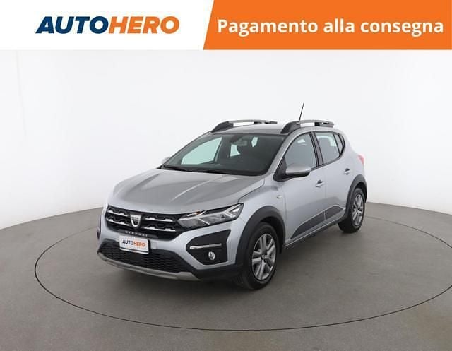 Usata Dacia Sandero Comfort 91 CV (66 kW) 2021 Argento Utilitaria