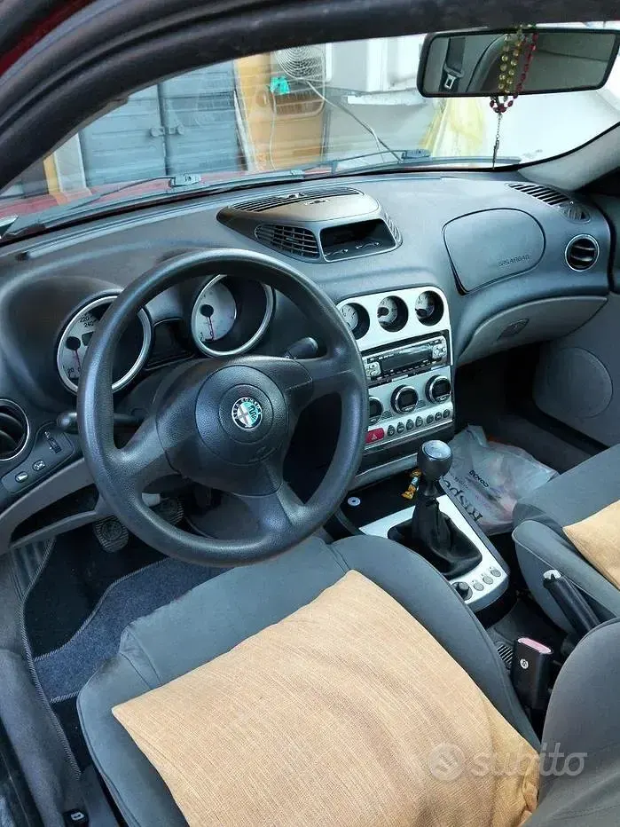 Usata Alfa Romeo 156 120 CV (88 kW) 2004 Rosso Berlina