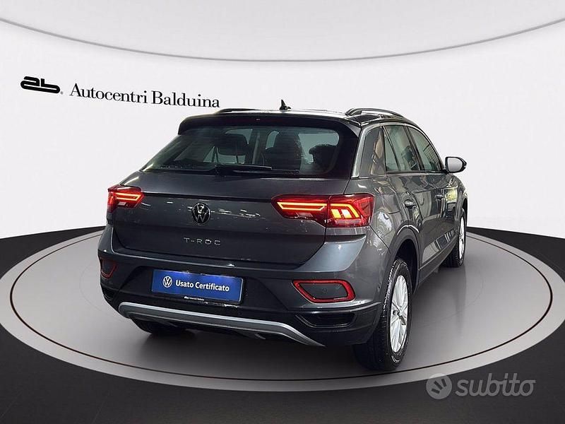 Usata VW T-Roc Life 150 CV (110 kW) 2024 Grigio SUV