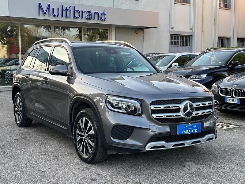 Usata Mercedes GLB200 150 CV (110 kW) 2022 Grigio SUV