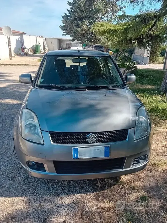 Usata Suzuki Swift GLX 92 CV (67 kW) 2005 Grigio Utilitaria