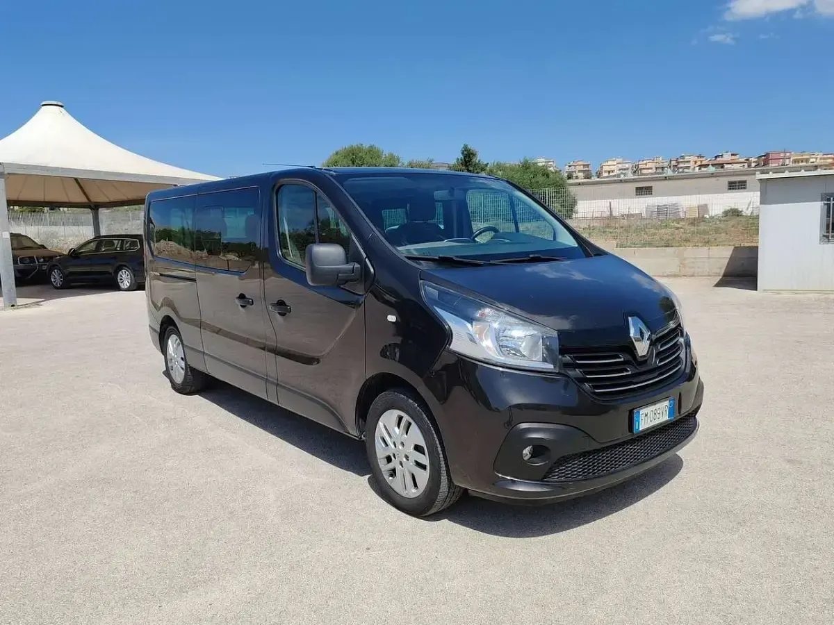 Usata Renault Trafic Intens 125 CV (91 kW) 2018 Nero Monovolume