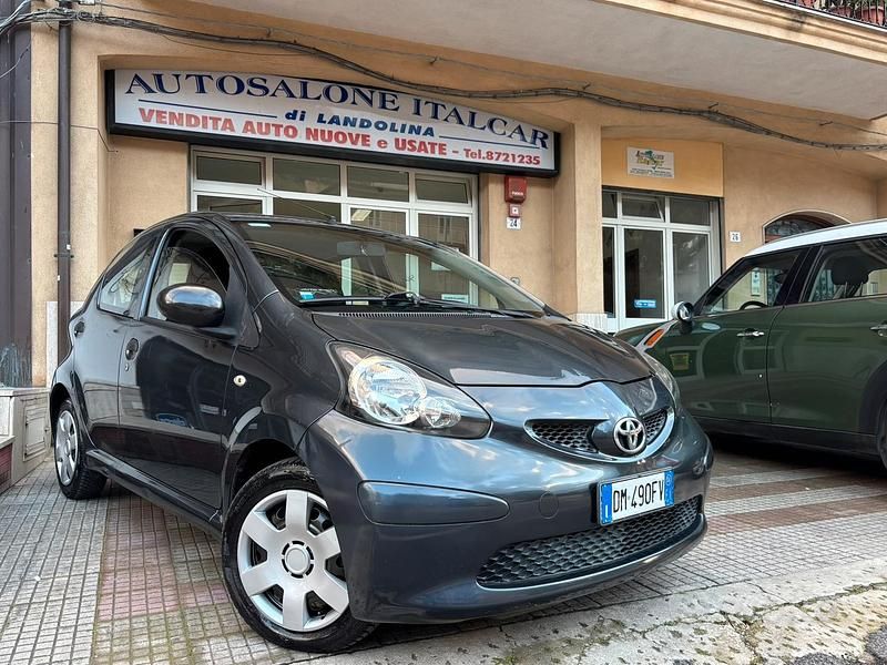 Usata Toyota Aygo 68 CV (50 kW) 2008 Grigio Utilitaria