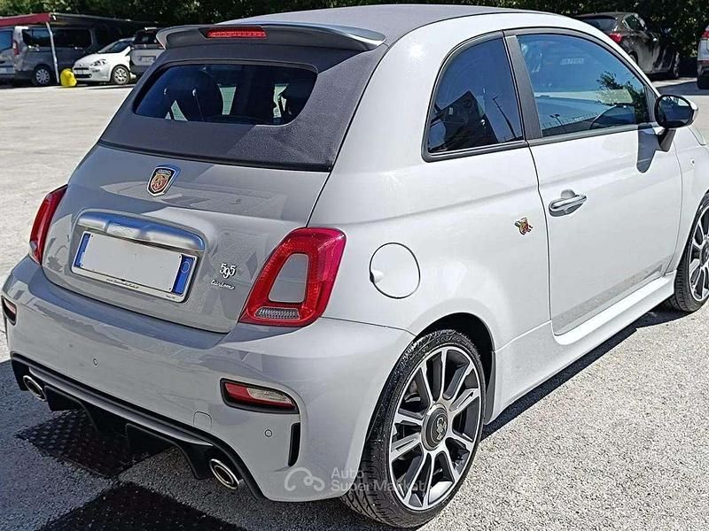 Usata Abarth 595C Turismo 165 CV (121 kW) 2022 Grigio Cabrio
