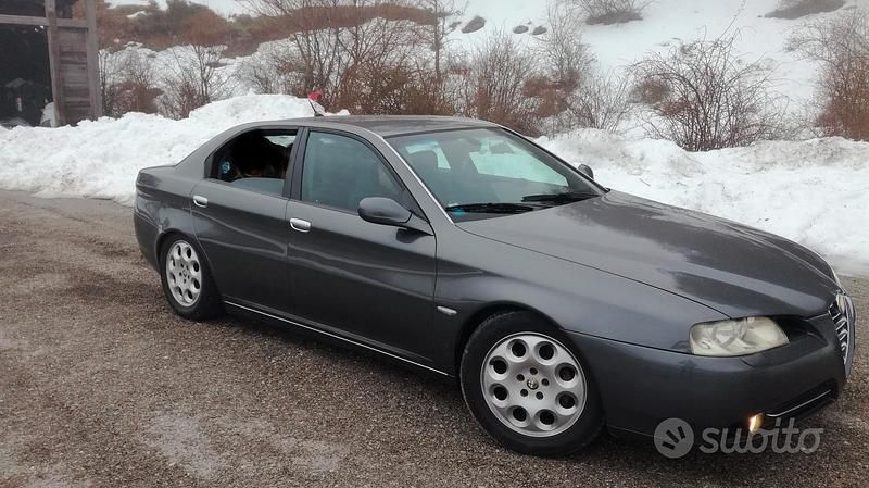 Usata Alfa Romeo 166 Progression 175 CV (128 kW) 2005 Grigio Berlina