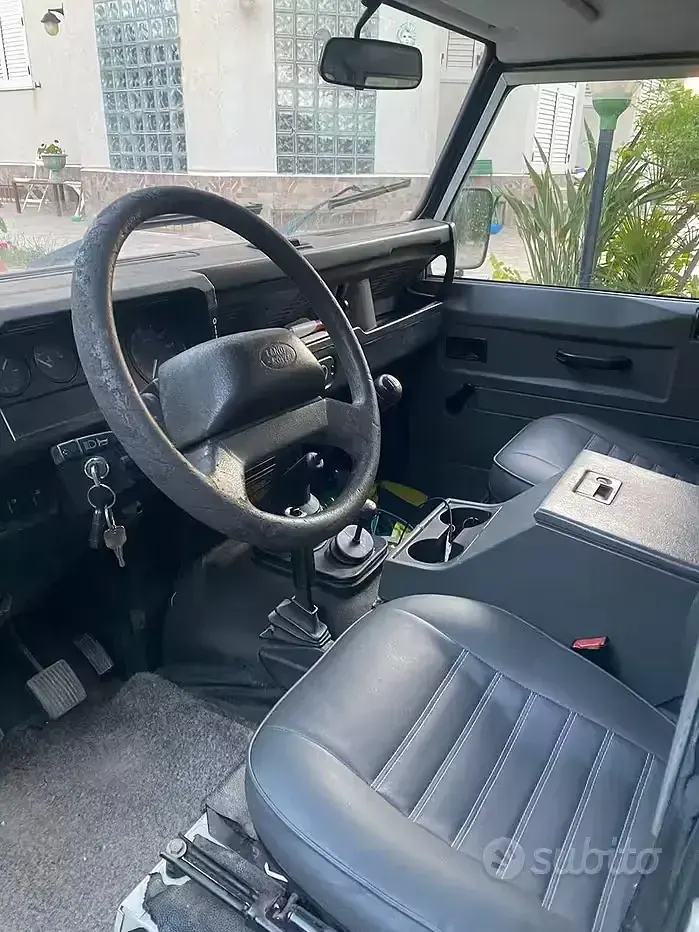 Usata Land Rover Defender 122 CV (89 kW) 2000 Bianco SUV