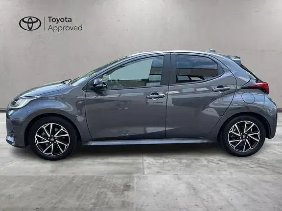 Usata Toyota Yaris Lounge 91 CV (66 kW) 2022 Dark grey met Utilitaria