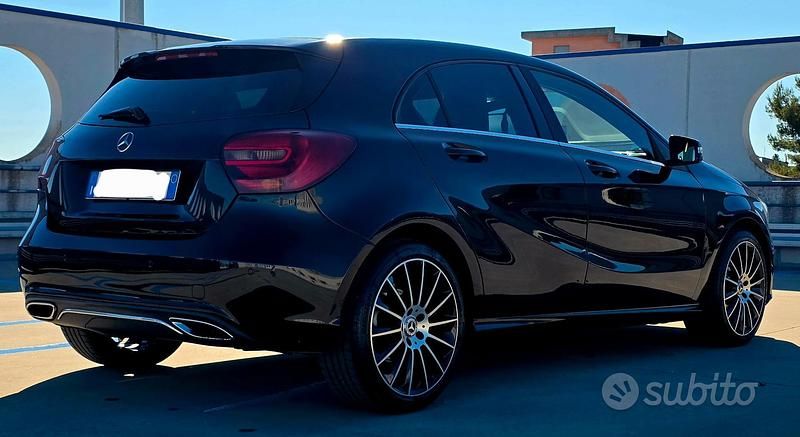 Usata Mercedes A180 110 CV (80 kW) 2013 Nero Utilitaria