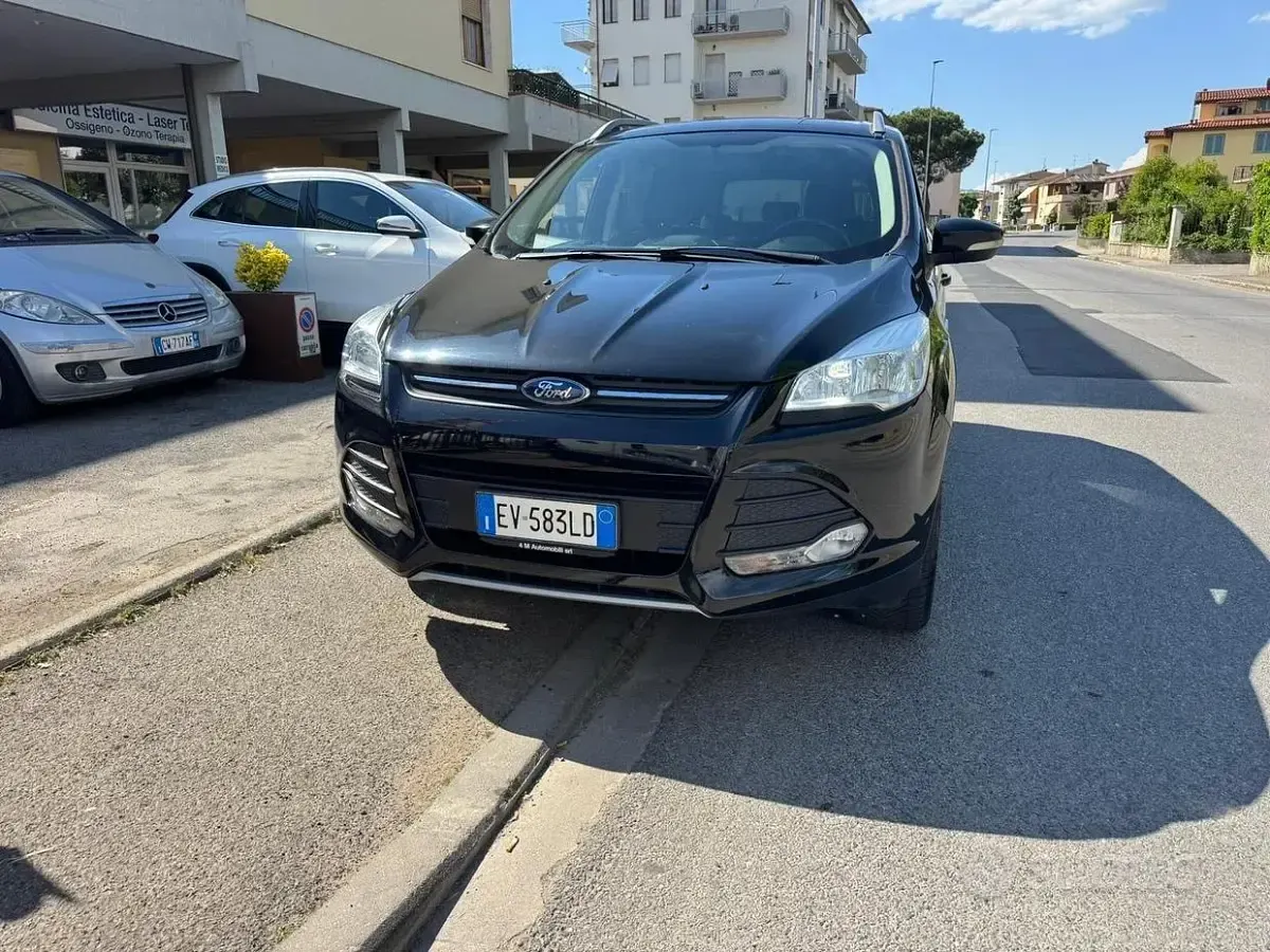 Usata Ford Kuga Titanium 140 CV (102 kW) 2014 Nero SUV