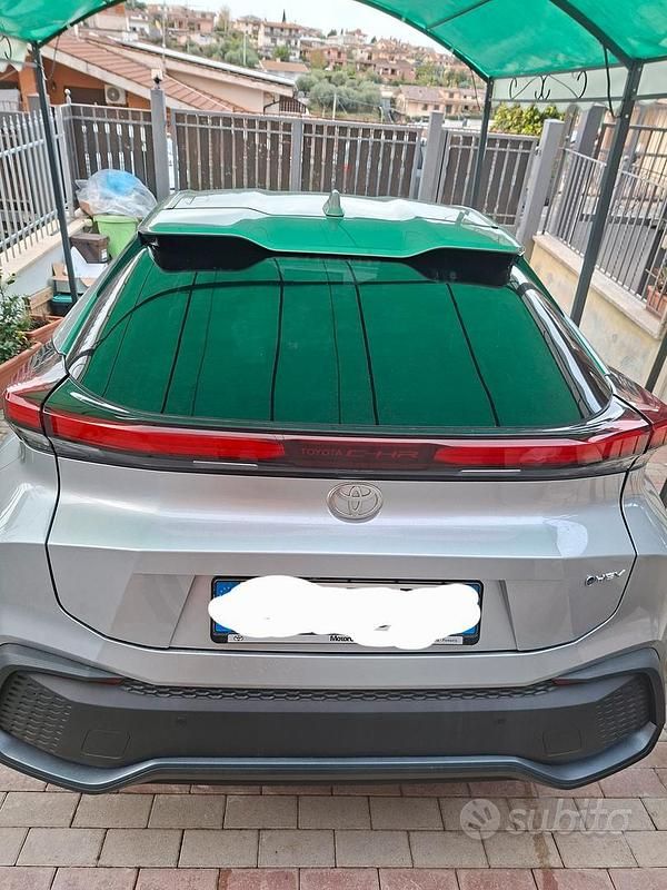 Second-hand Toyota C-HR Trend 98 CP (72 kW) 2024 Gri SUV