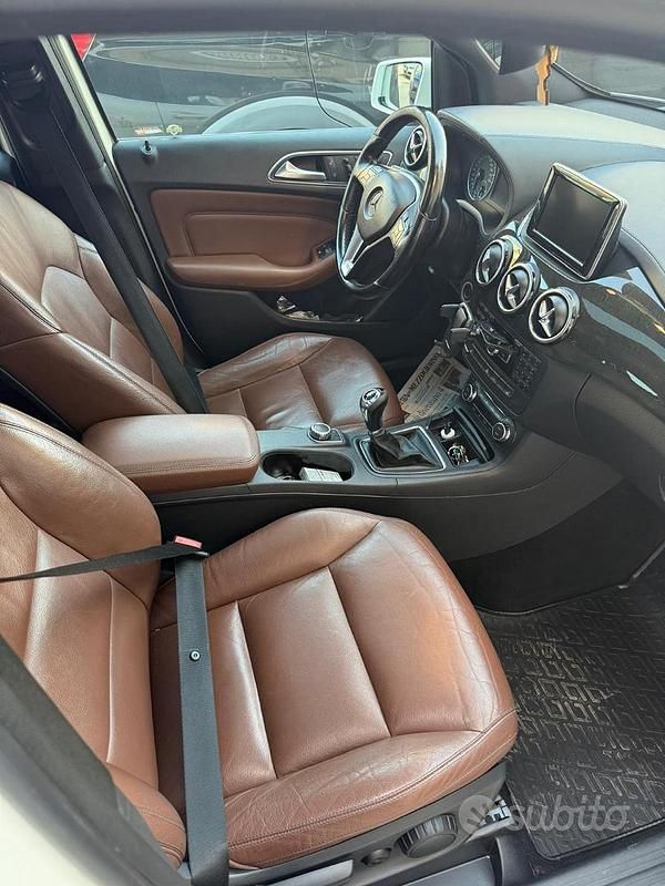 Usata Mercedes B180 2012 Bianco Monovolume