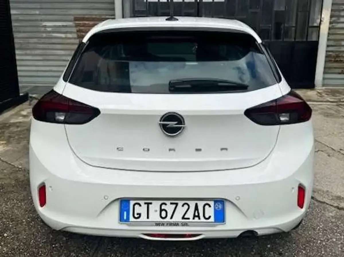 Usata Opel Corsa 75 CV (55 kW) 2024 Bianco Utilitaria