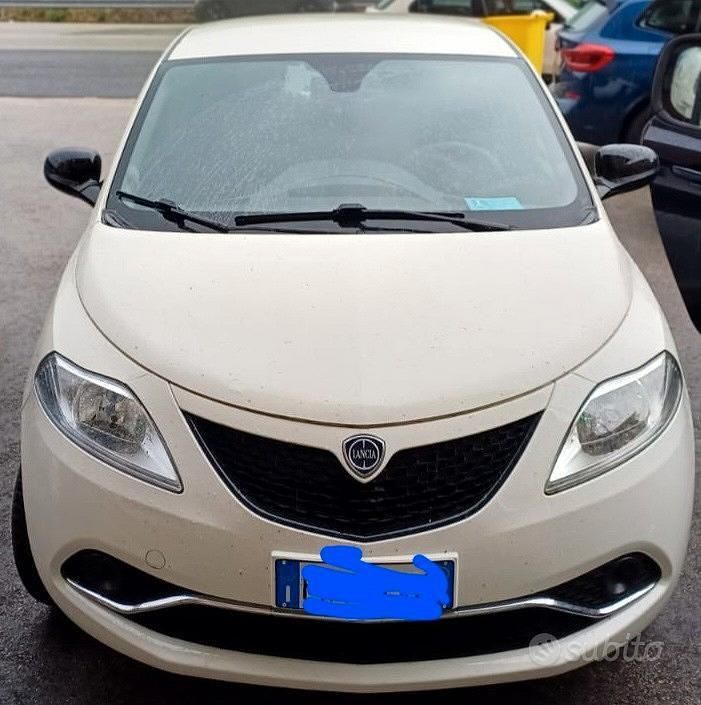 Usata Lancia Ypsilon 60 CV (44 kW) 2019 Bianco Utilitaria