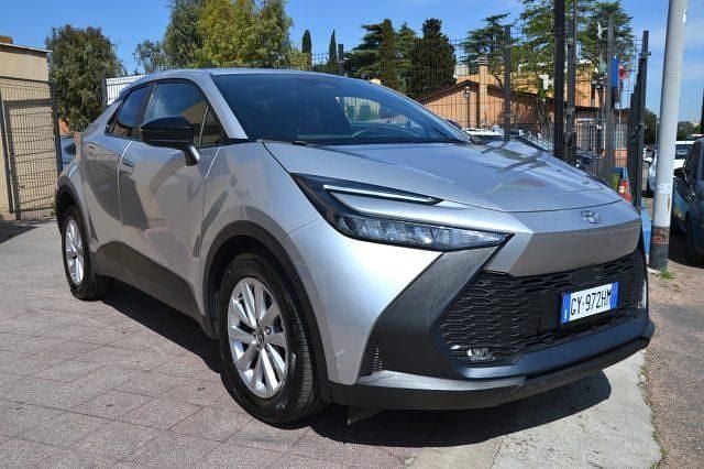 Usata Toyota C-HR 140 CV (102 kW) 2025 Argento SUV