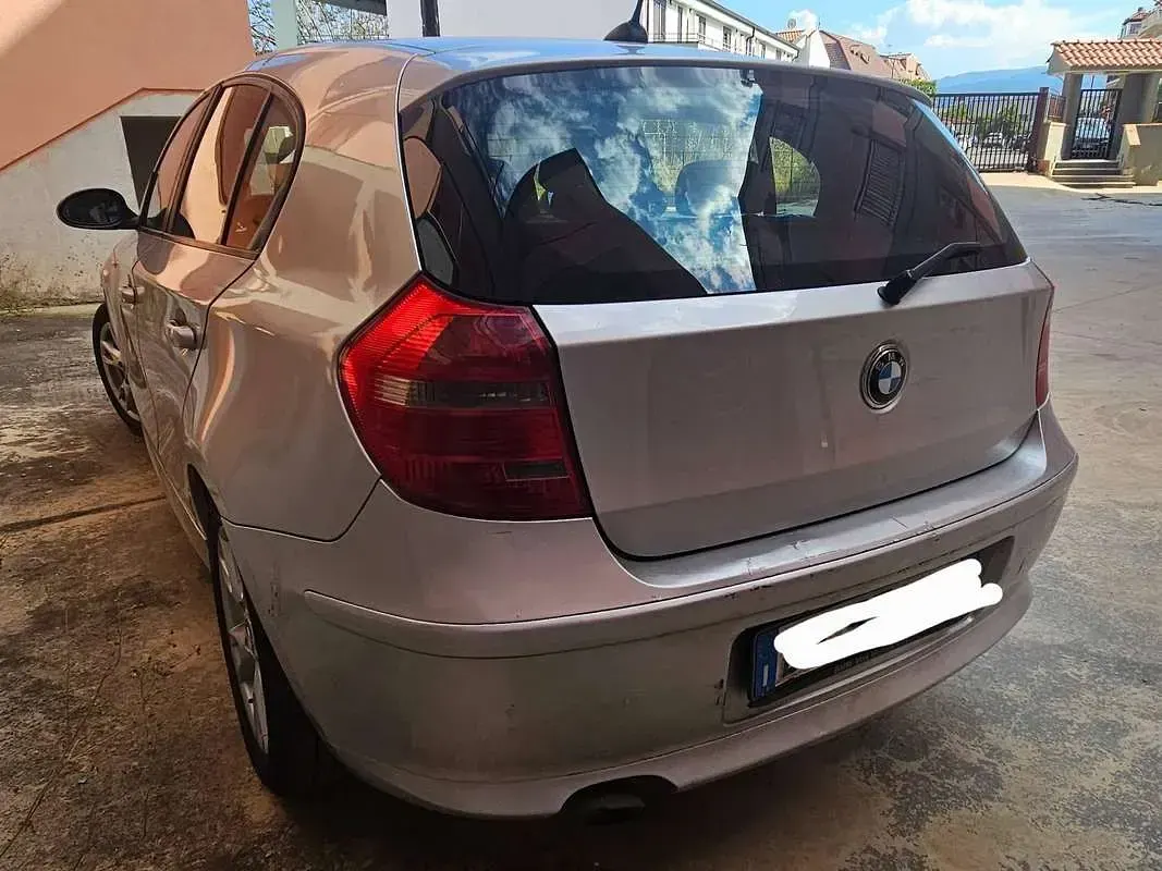 Usata BMW 118 143 CV (105 kW) 2009 Argento Utilitaria