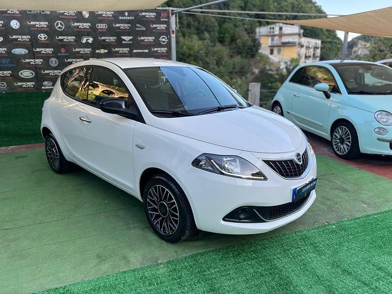 Usata Lancia Ypsilon S 69 CV (50 kW) 2022 Bianco Utilitaria