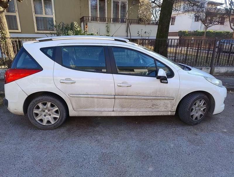 Usata Peugeot 207 Active 92 CV (67 kW) 2011 Bianco Station wagon