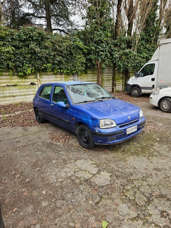 Usata Renault Clio II 58 CV (42 kW) 1998 Blu Berlina