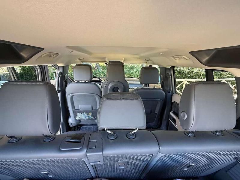 Usata Land Rover Defender 200 CV (147 kW) 2024 Grigio SUV